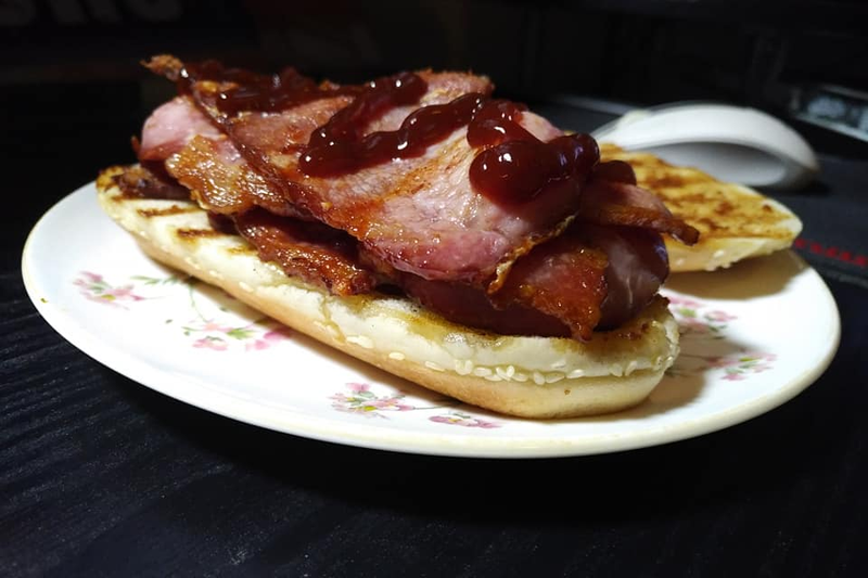 Illustration for article titled How a bacon roll should be